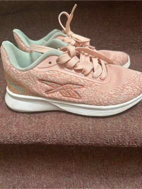 Reebok girls Pink Knit Running Shoes. pet free smoke free home open to offers.